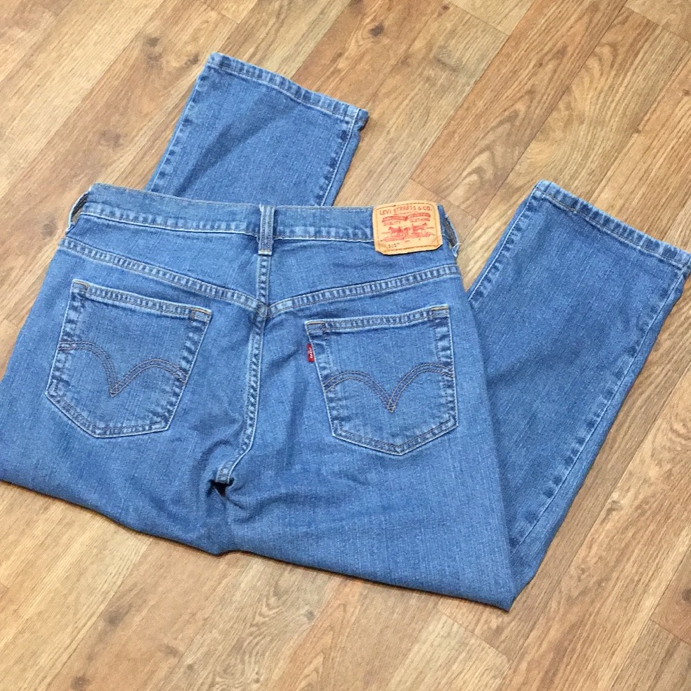 Levi’s 515 Blue Noceau Capris Size 4
